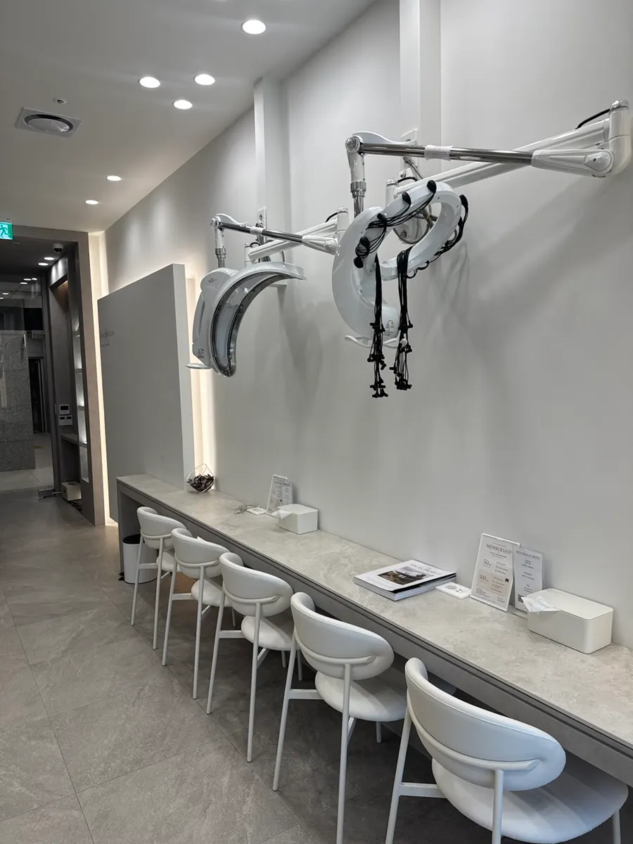 Waiting area at Abidasun Salon Jamwon