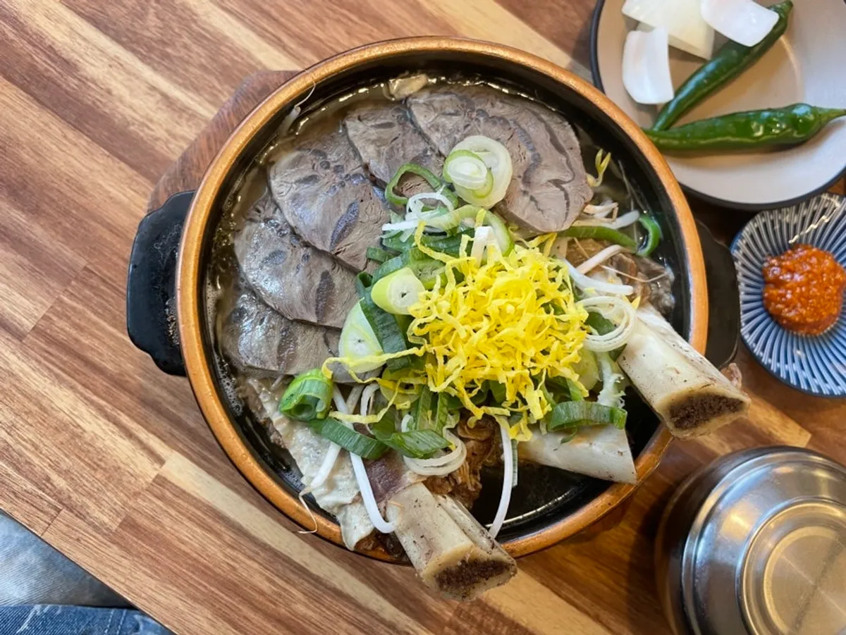 고기듬뿍 아롱사태 갈비탕