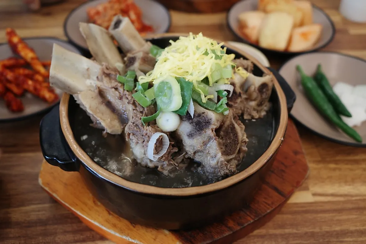통갈비가 담긴 기력회복 특갈비탕