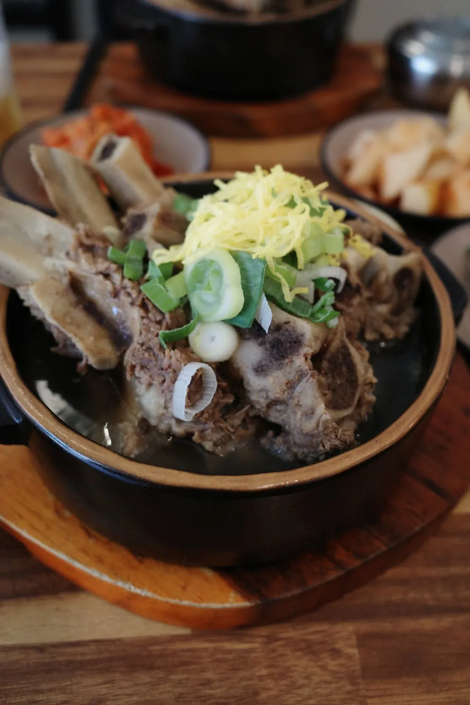 와사비 간장 소스 곁들인 갈비