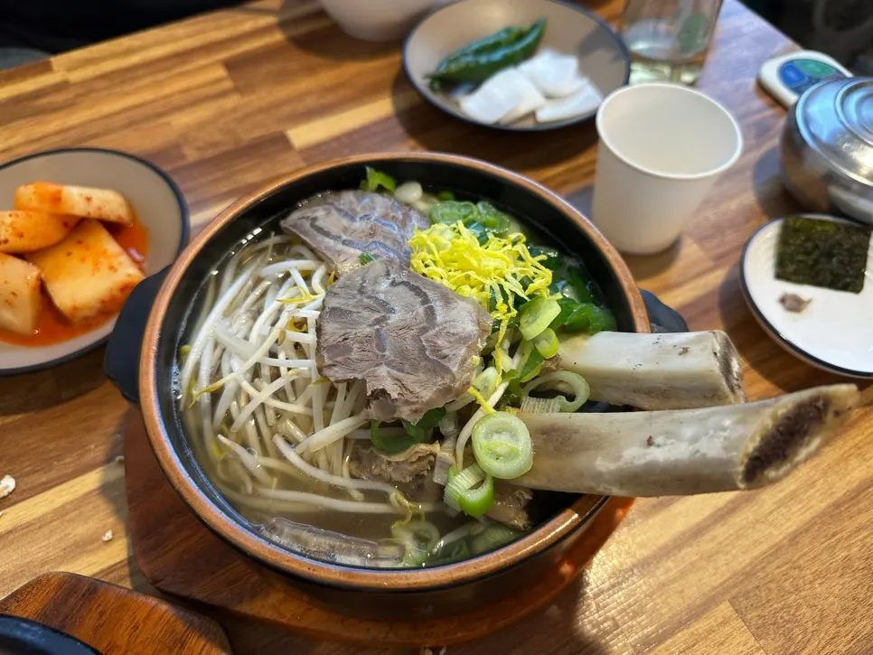 왕갈비탕 국물과 갈비