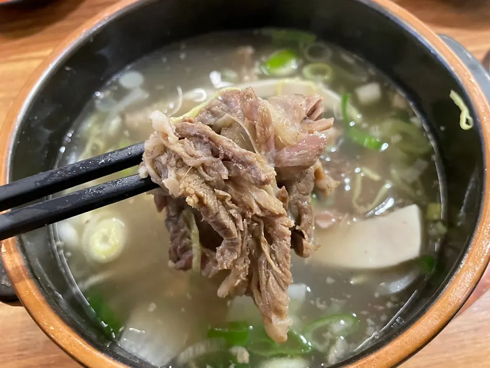 Spoonful of rib meat and glass noodles together