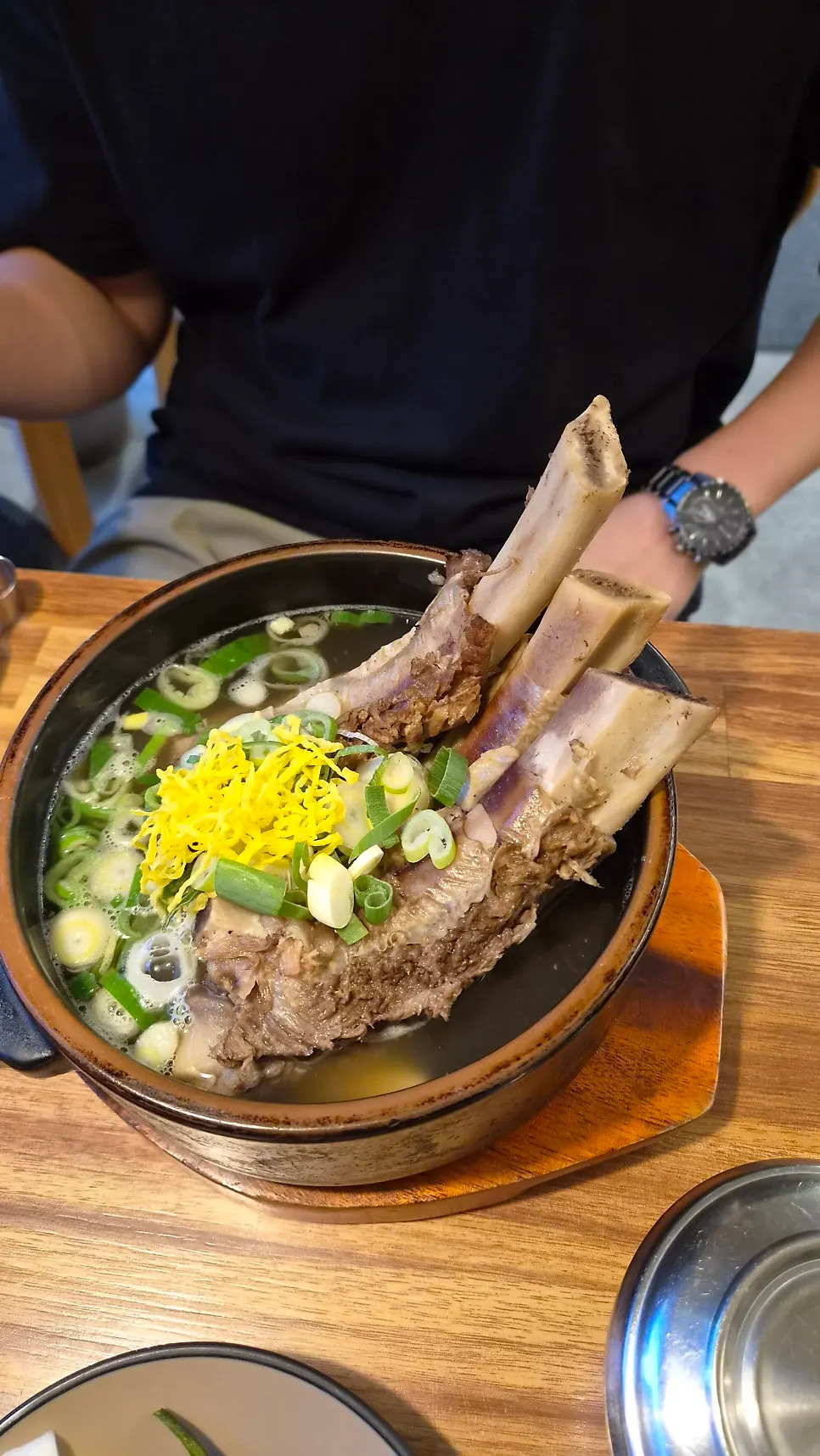 Steaming galbitang table setting