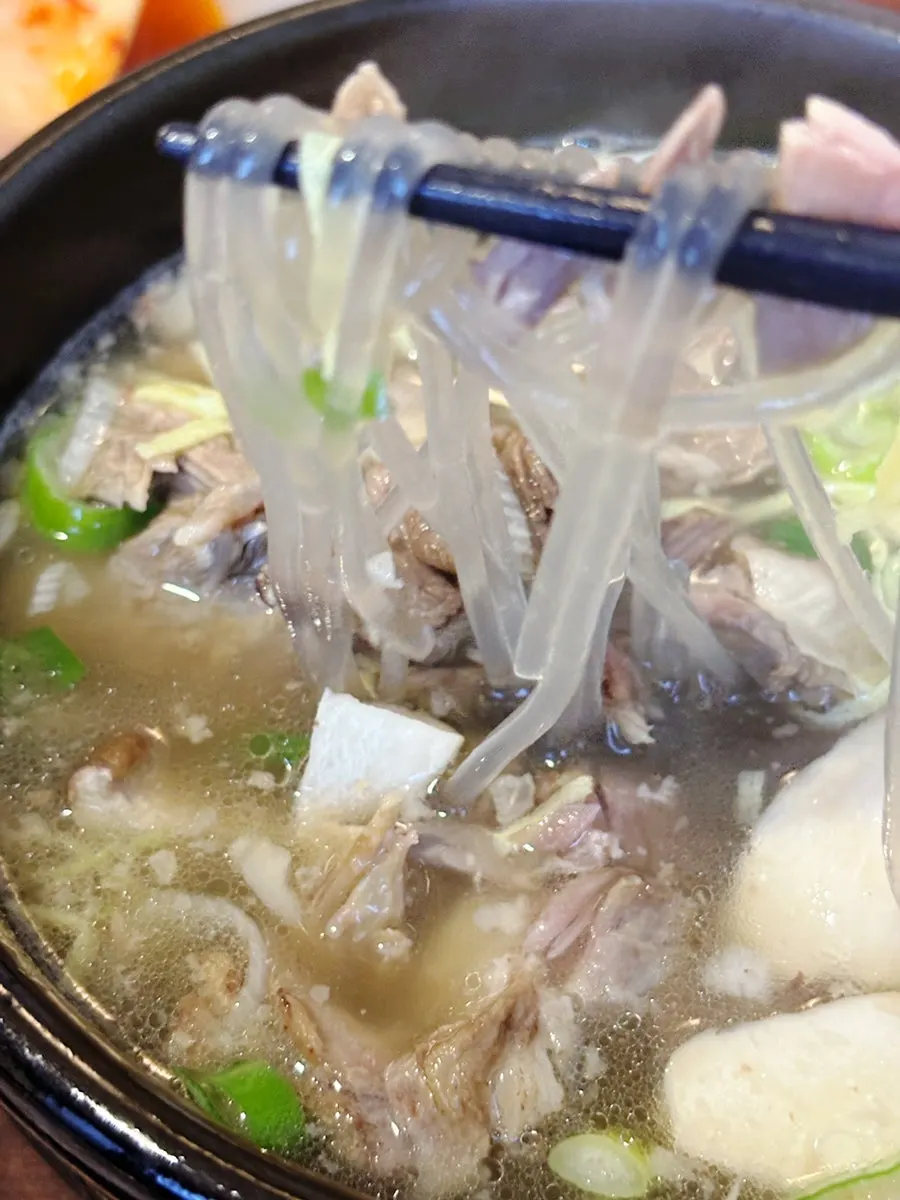 국물과 함께 먹는 갈비와 당면