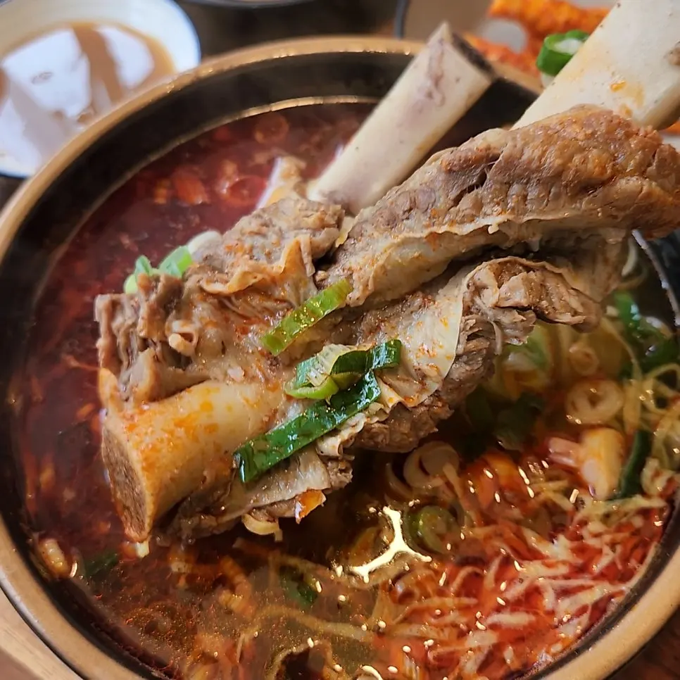 Spicy king galbitang with big short ribs
