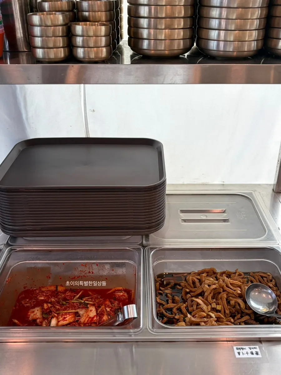 Ocean-view seating inside Handam Guksu Gwakji Aewol Branch