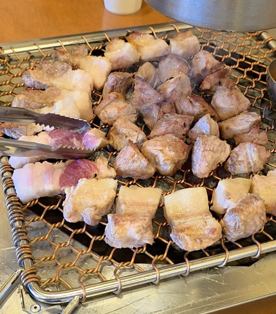 ノポテジ愛月店の黒豚の食卓