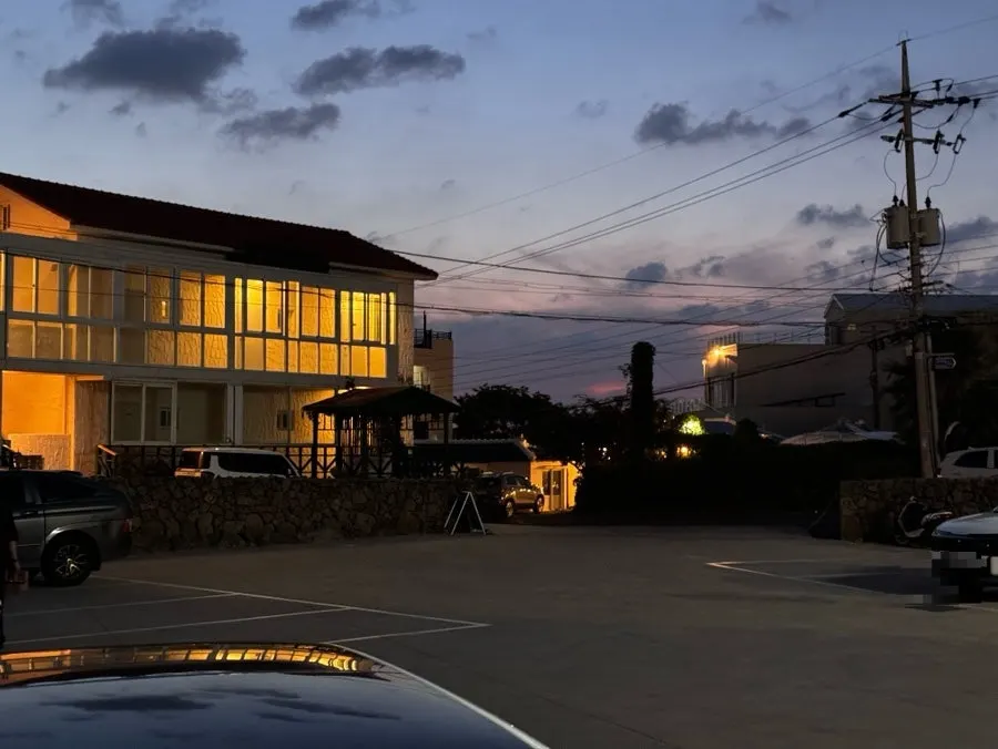 Nopo Dwaeji Aewol building and surrounding street