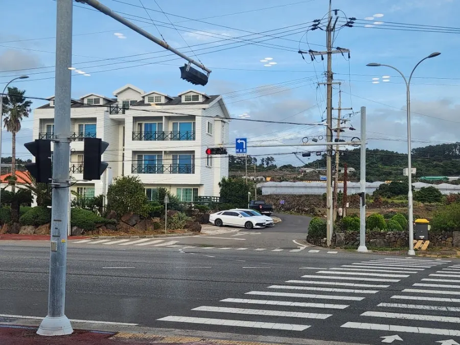 오후 5시 30분 한적한 매장 좌석