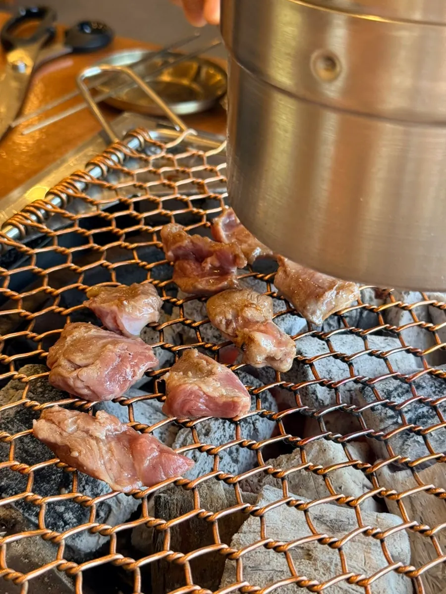 Extra pork skirt meat grilled at the table