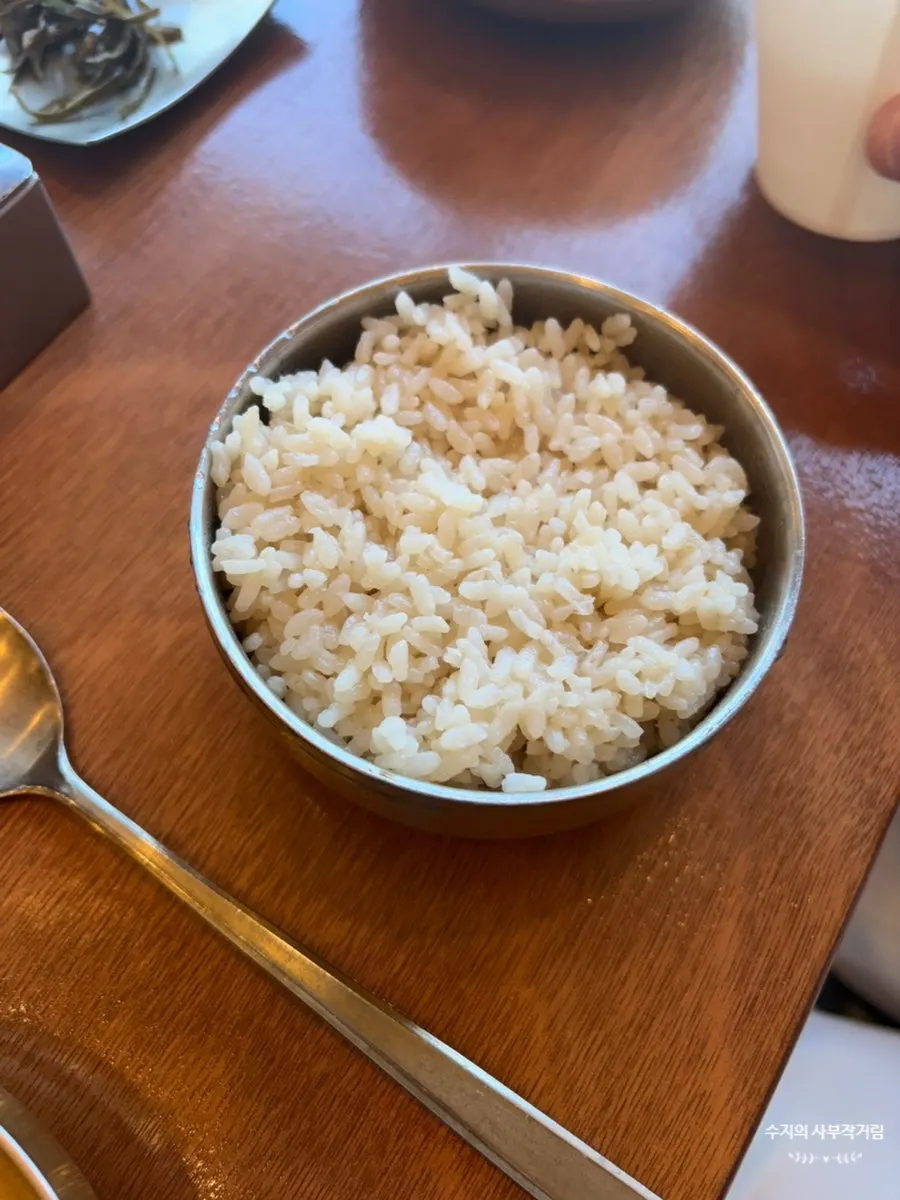 꽃게가 들어간 점심특선 찌개와 다시마밥