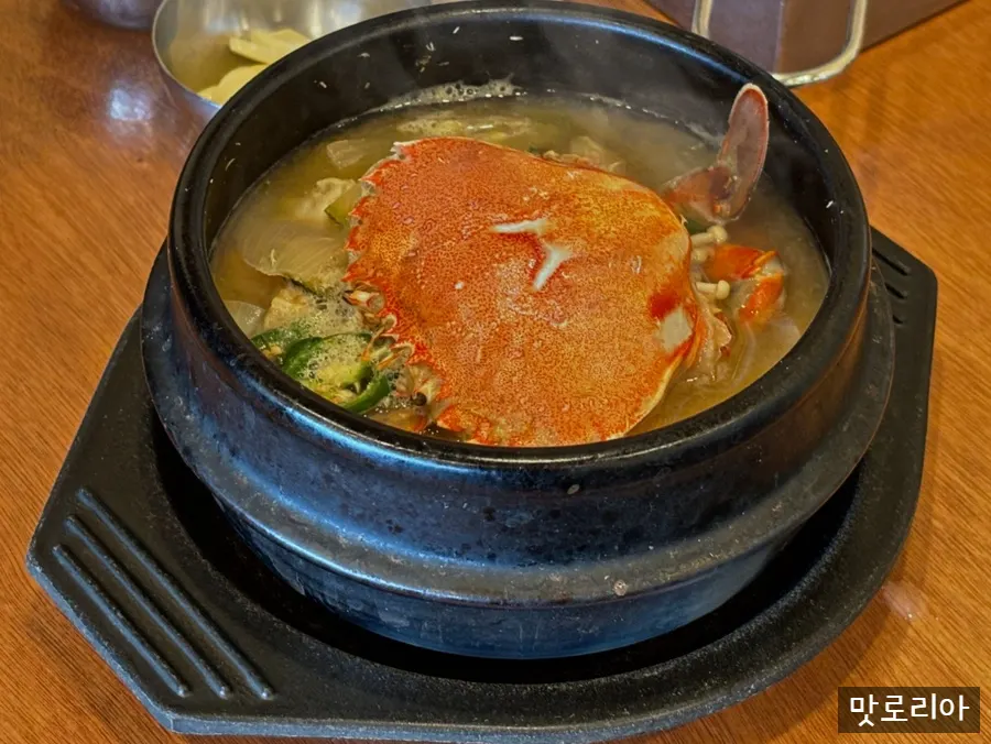 Canh doenjang cua vàng Jeju tại Nopo Dwaeji Aewol