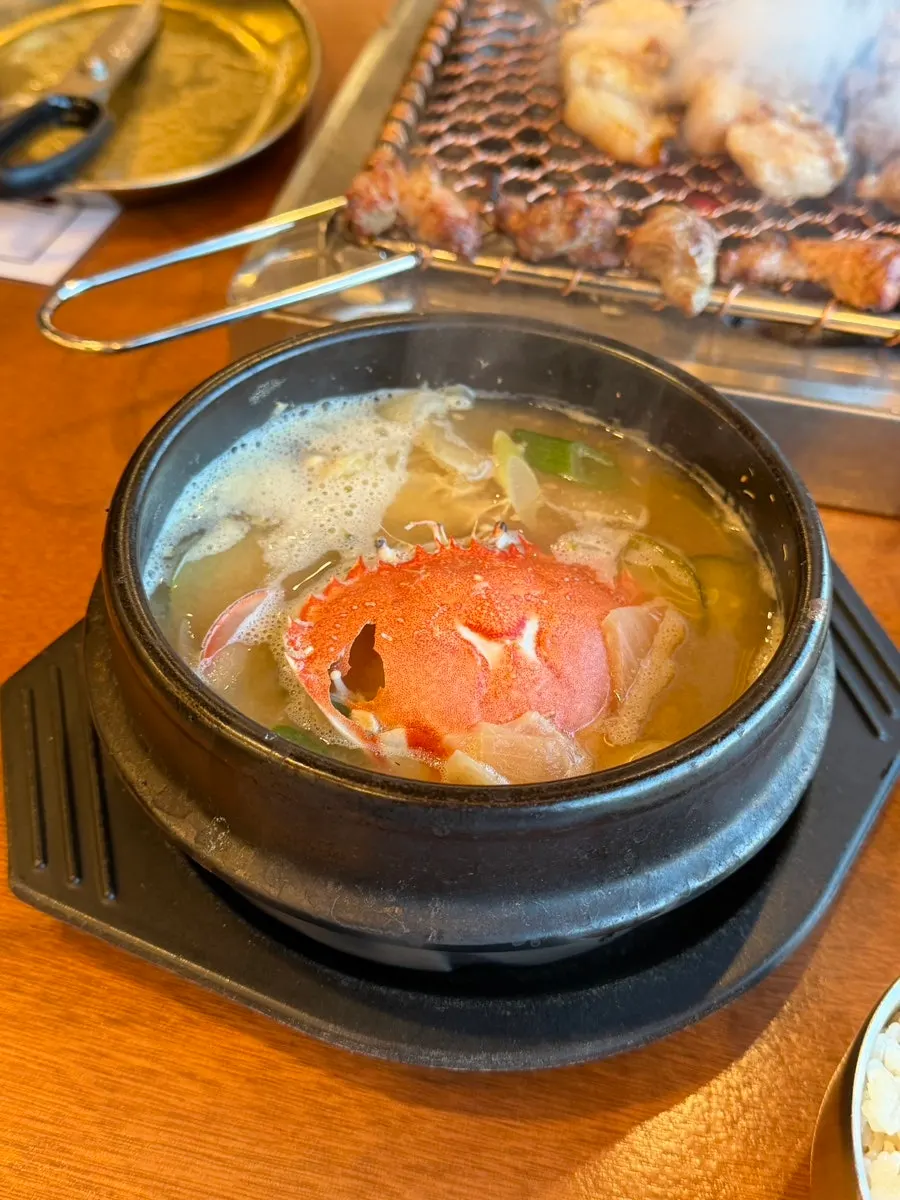 간이 되어 있는 다시마밥과 된장찌개