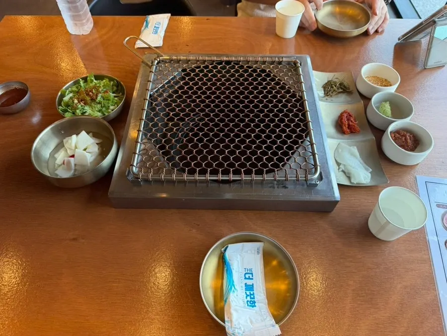 직원이 구워주는 제주 흑돼지 근고기