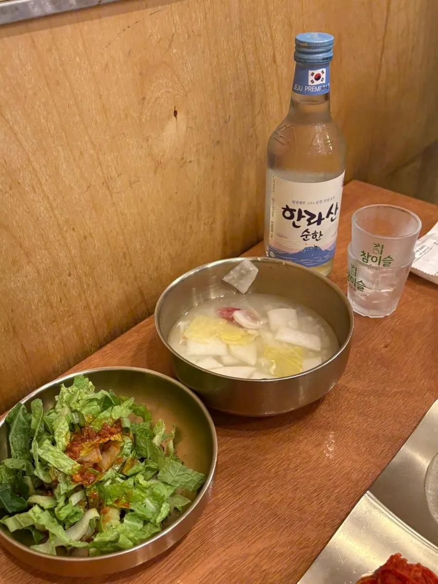 백김치와 무생채 기본 반찬