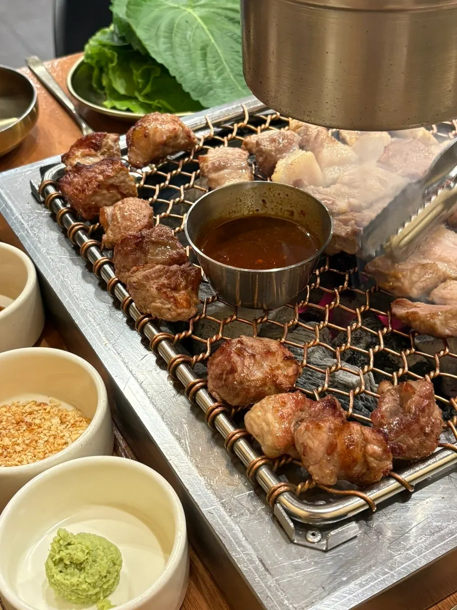 두툼한 삼겹살 근고기