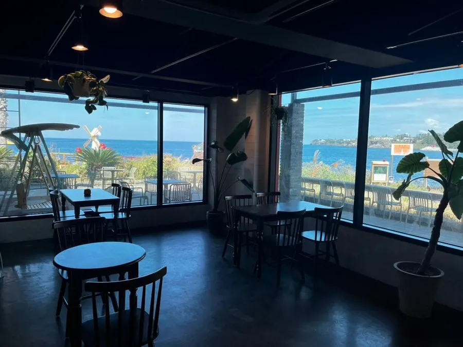 Open coastal view in front of Aewolbon Café