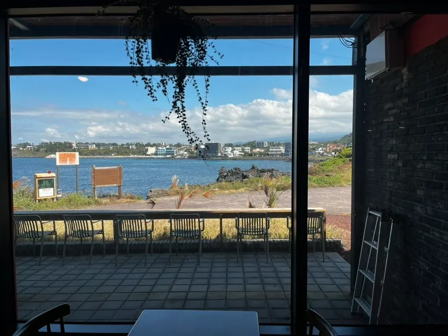 Window seating on the first floor of Aewolbon Café