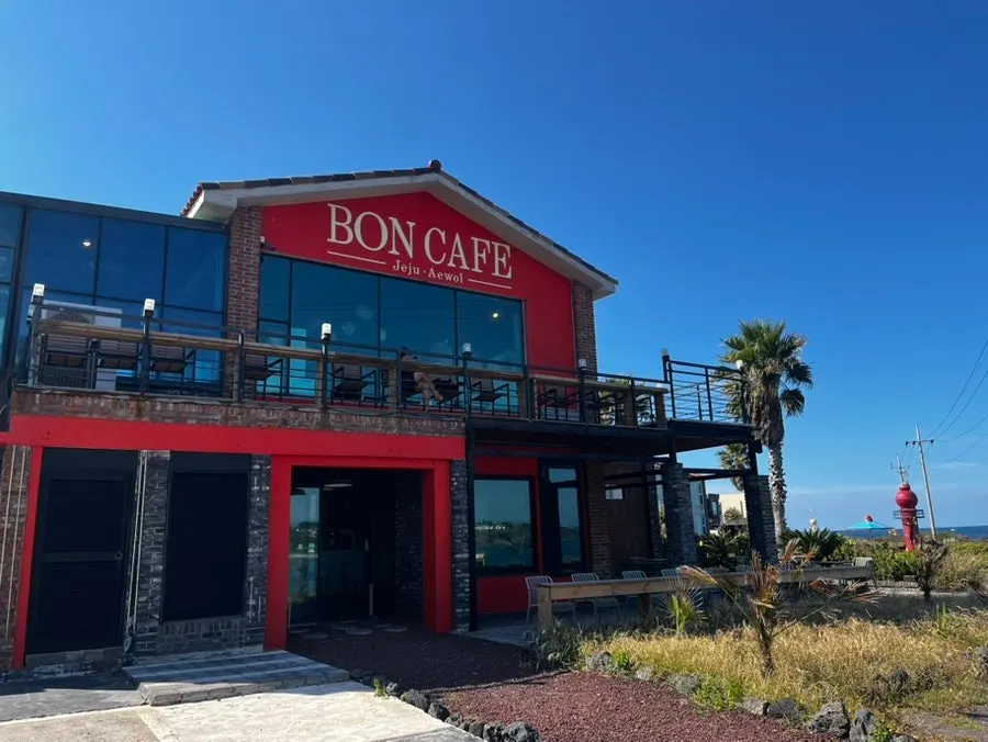 Aewolbon Café's terrace with an unobstructed sea view