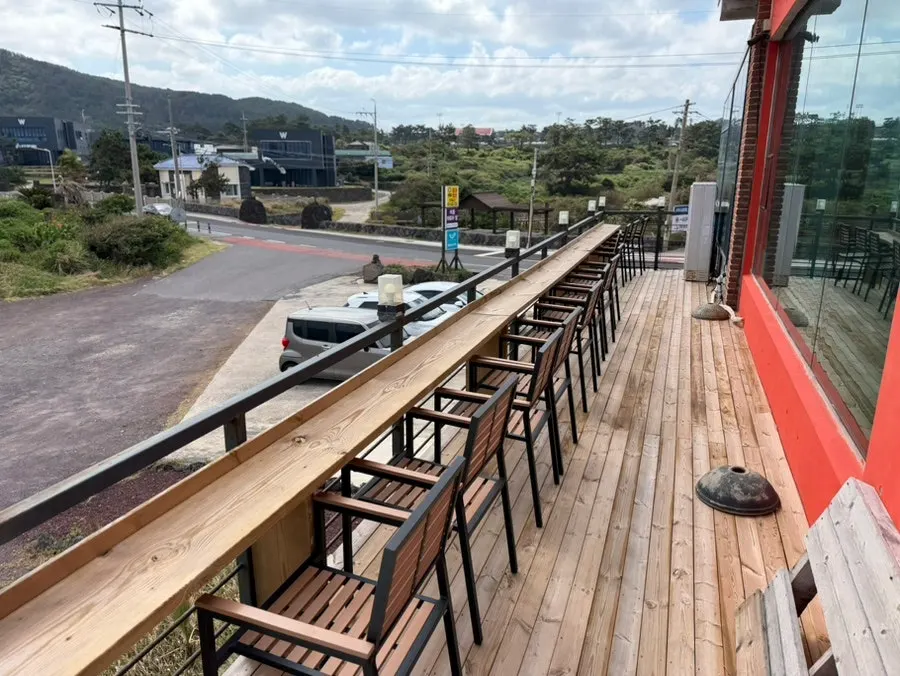 Seating at Aewolbon Café, good for lingering