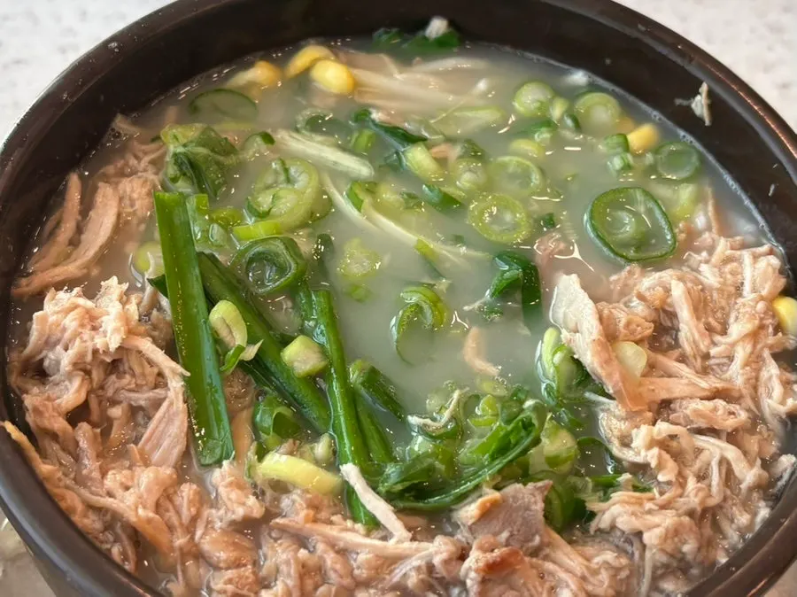 국물과 비벼 먹는 동치미 비빔국수