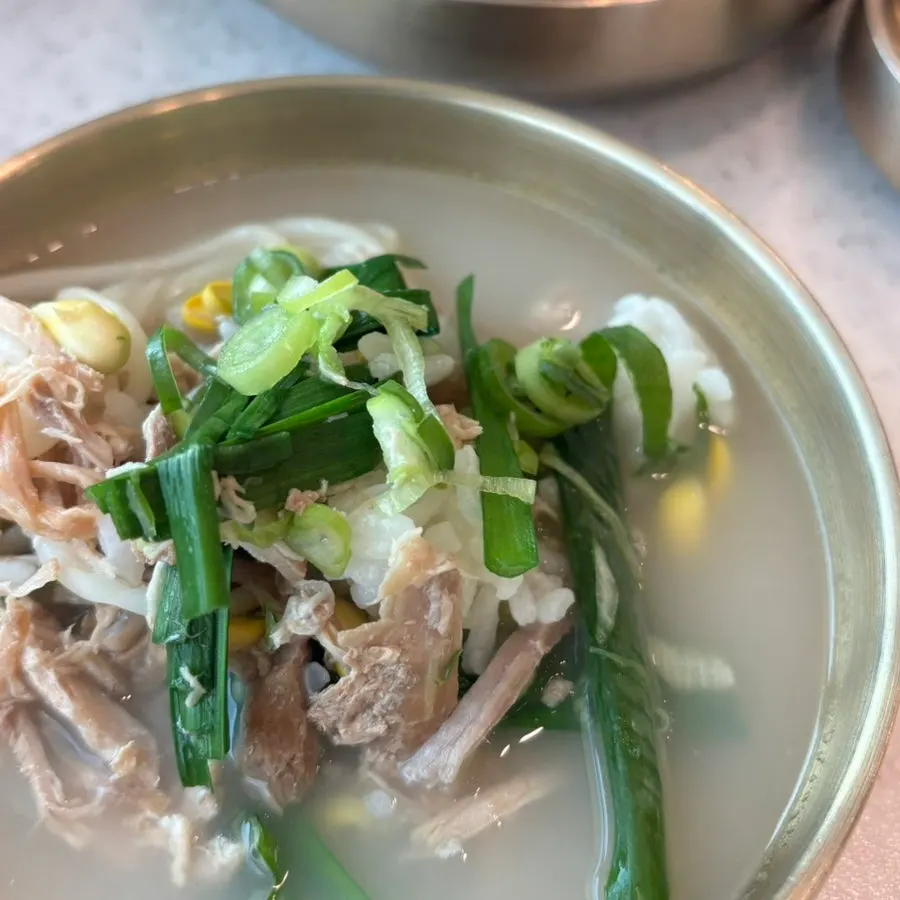 감칠맛 나는 동치미 비빔국수
