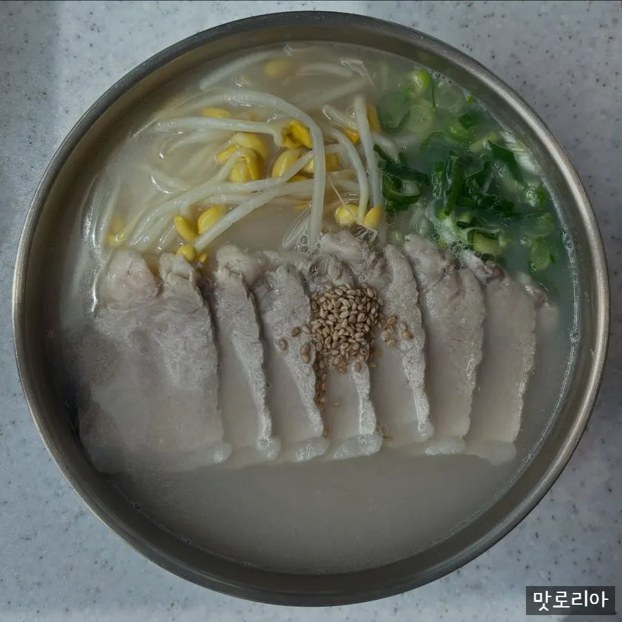 Beef bone broth pork noodles with milky-white broth