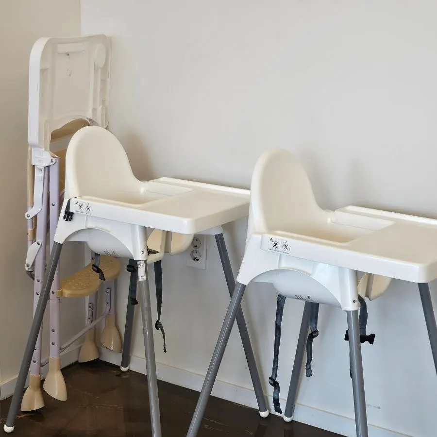 Window seat and spacious table layout at Aewol Eomma