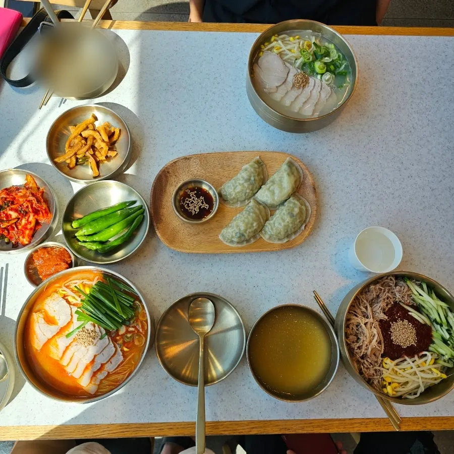 Photo of the visit to Handam Guksu Gwakji Aewol Branch in Aewol