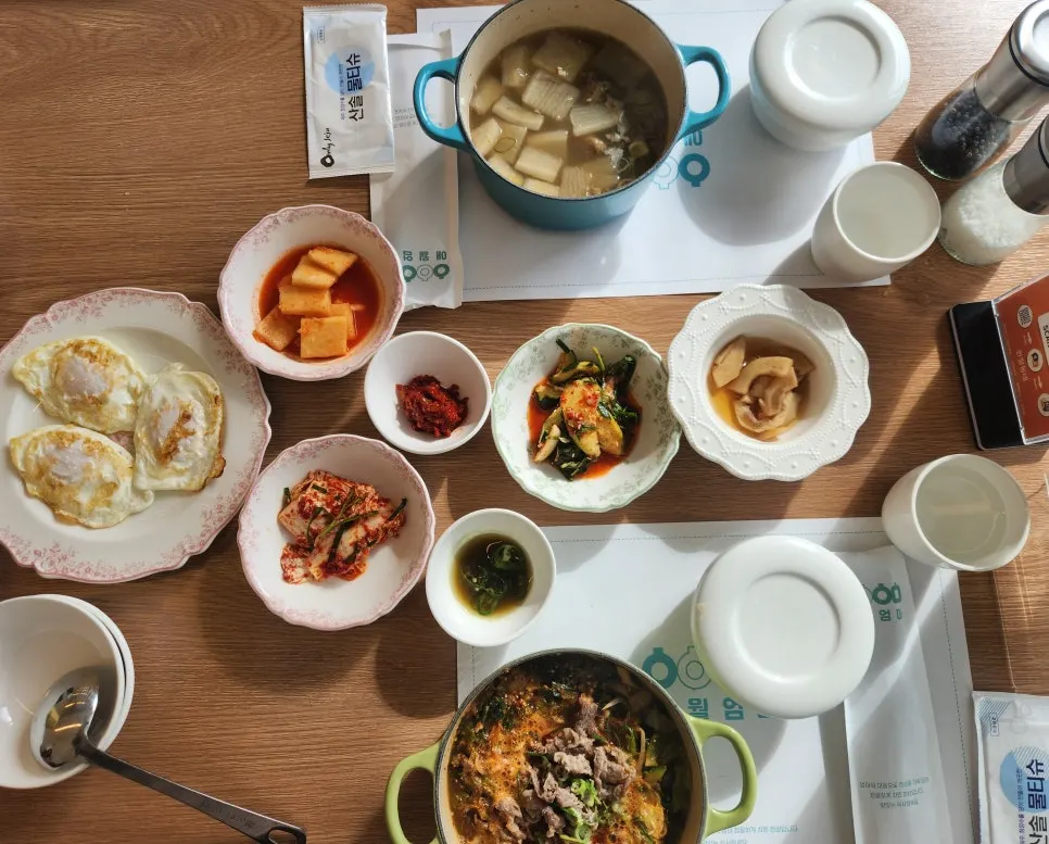 Aewol Eomma's hangover soup served in a ceramic pot