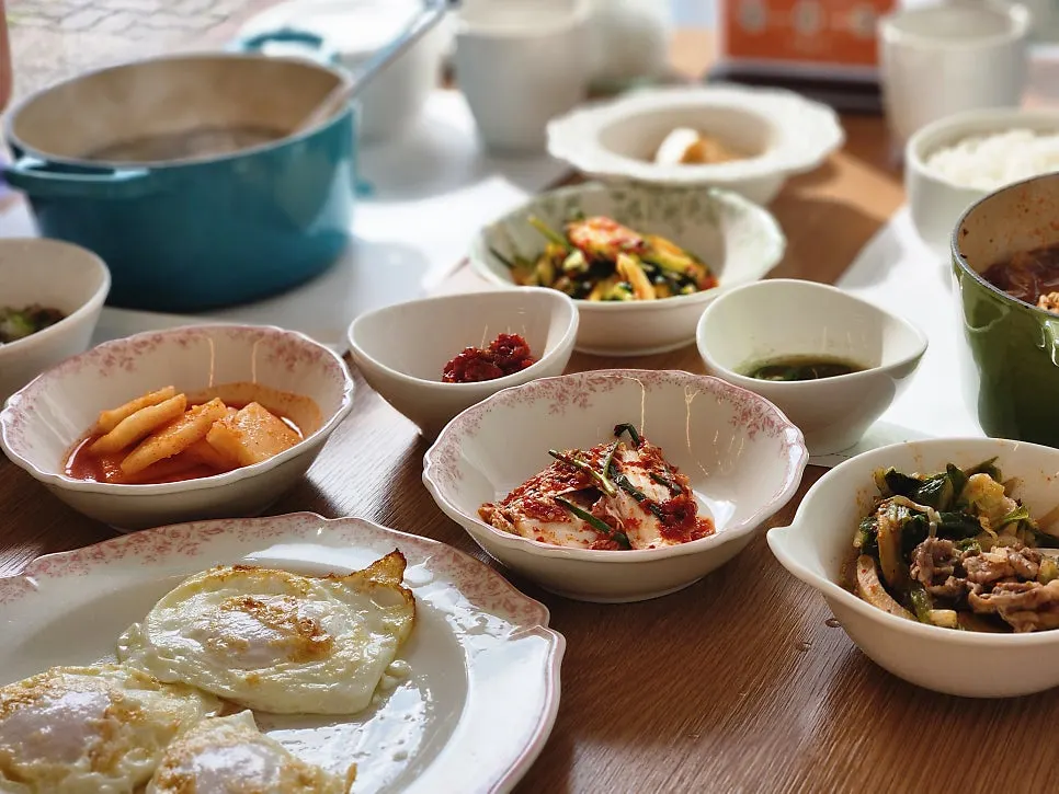 Table at Aewol Eomma after finishing the meal