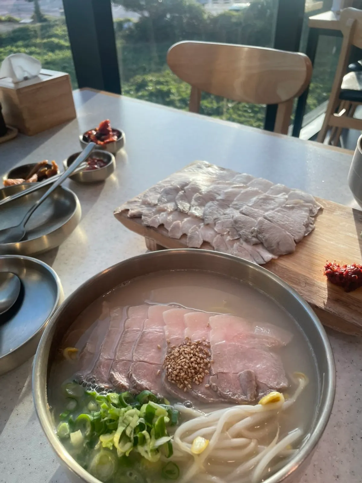 Menu selection at Handam Guksu Gwakji Aewol Branch