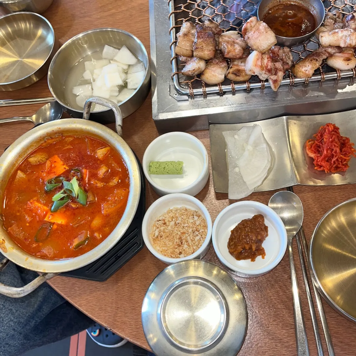 Black pork lunch set meal at Nopo Dwaeji Aewol