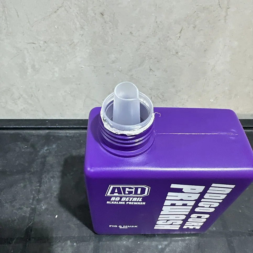 인디고코어에 동봉된 계량컵 뚜껑과 전용 캡
