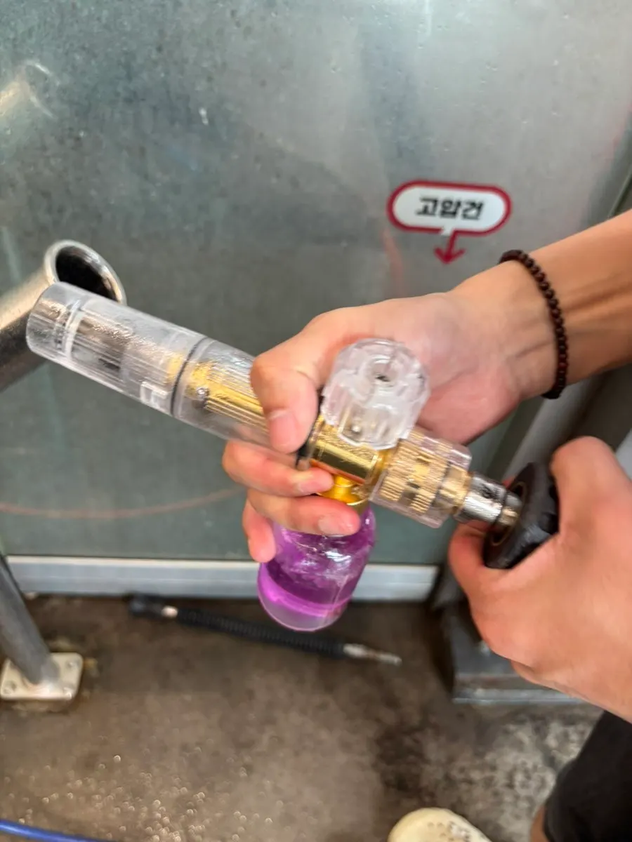 AGD pre-wash prepared before pouring into a foam lance