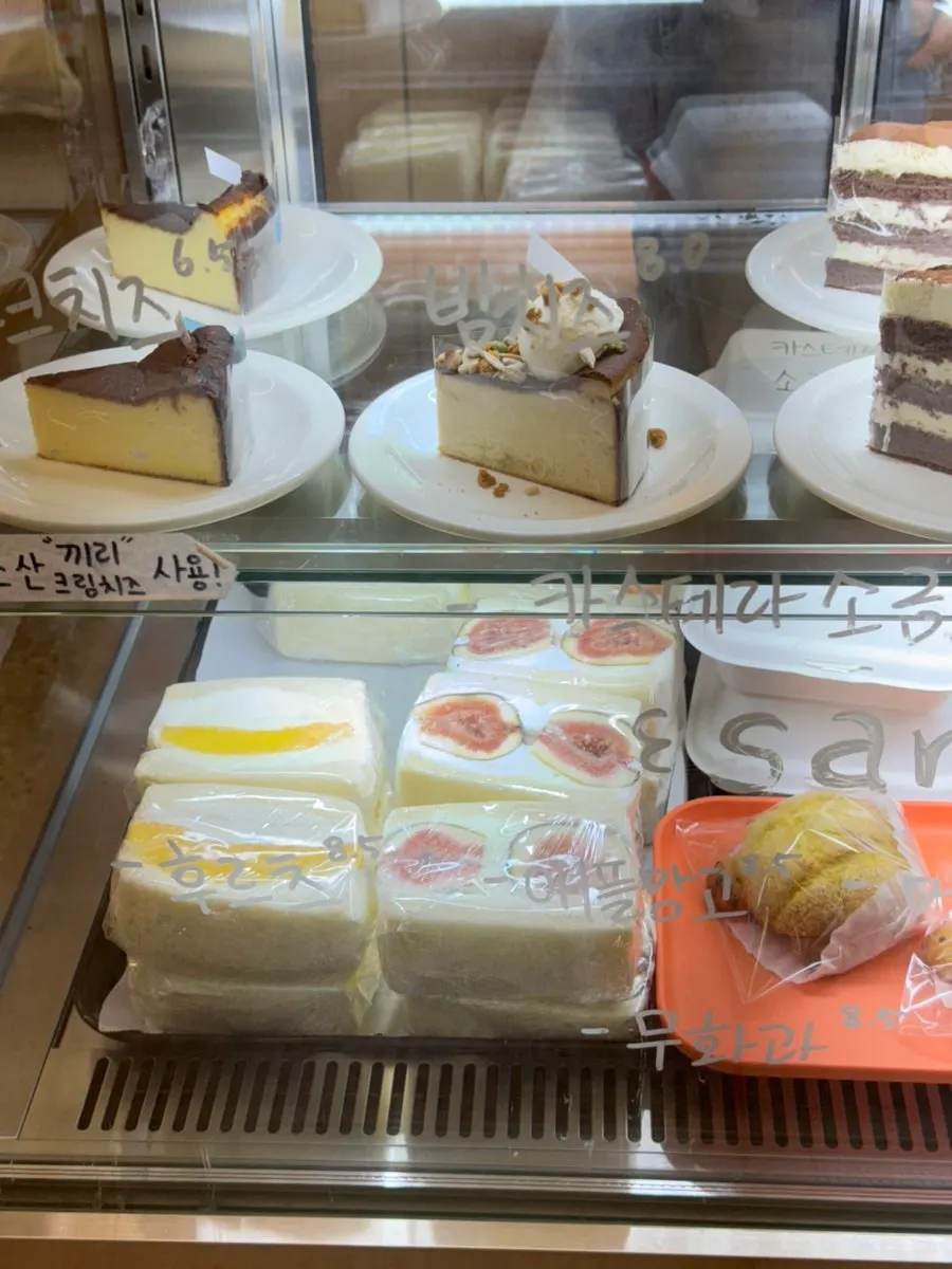 Cake display case interior