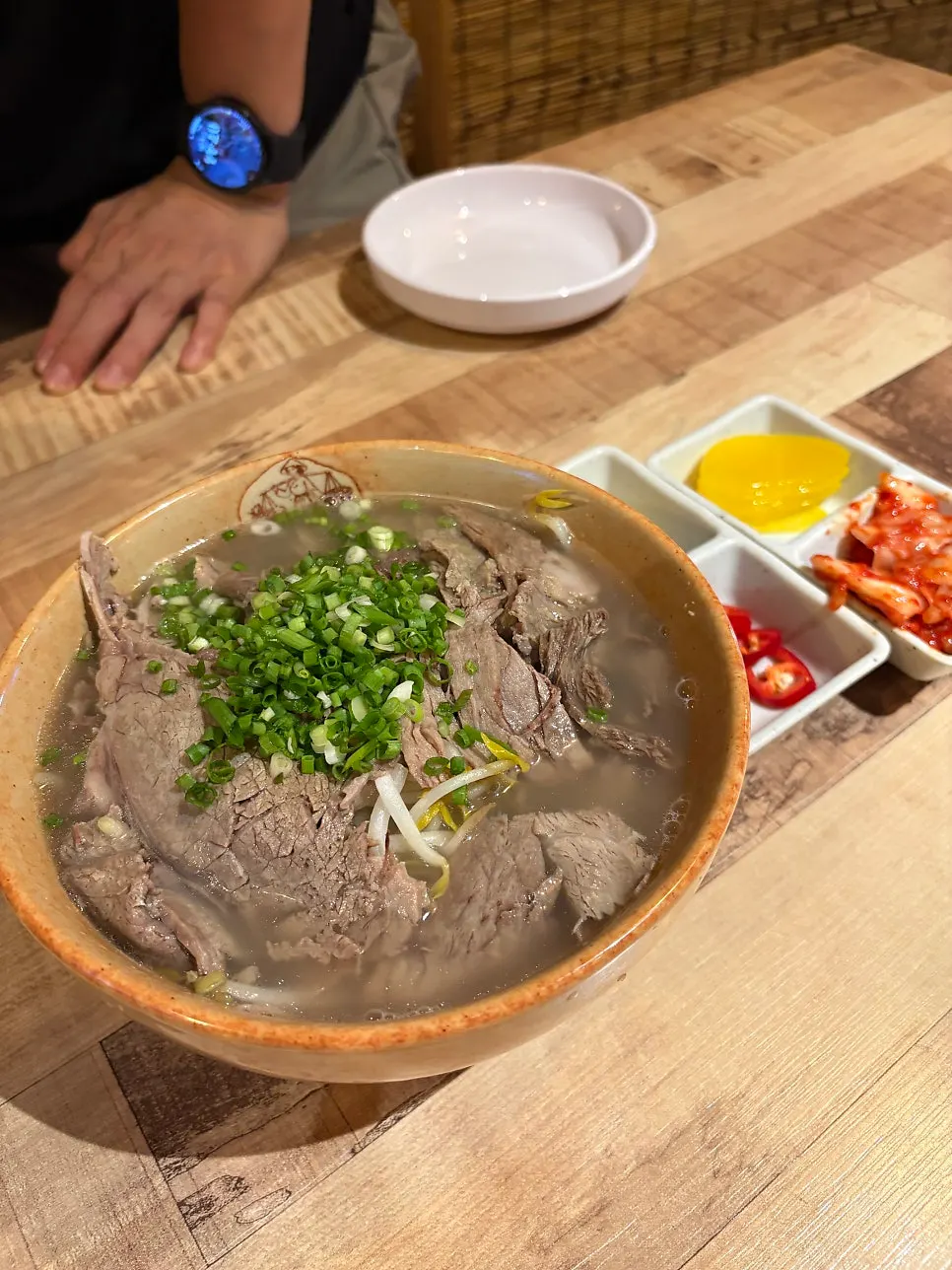 고기 추가한 마담하오 양지쌀국수