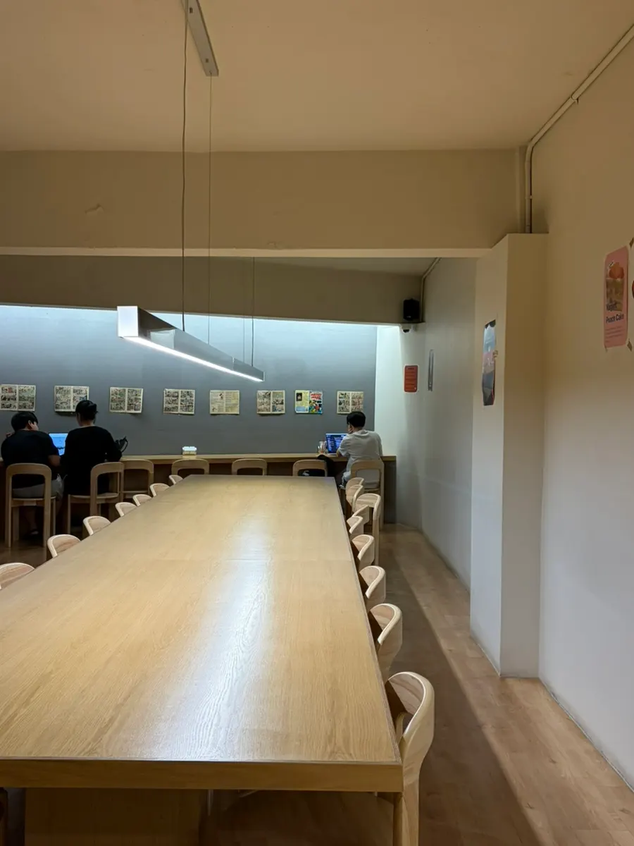 조희탁커피 입구 쪽 좌석