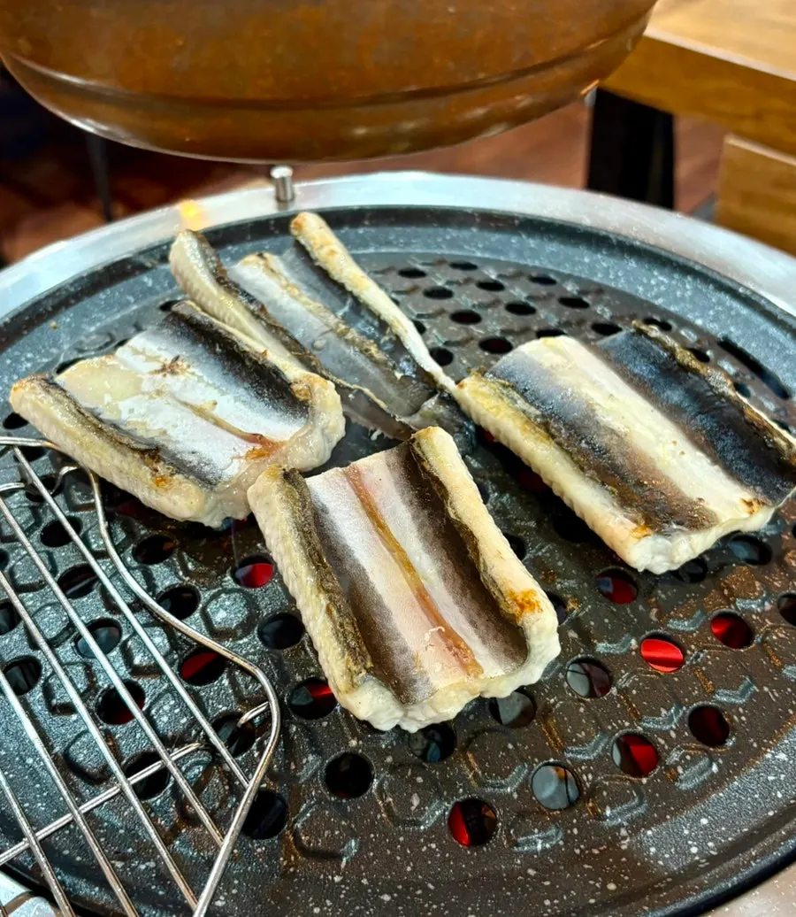노릇하게 구운 민물장어