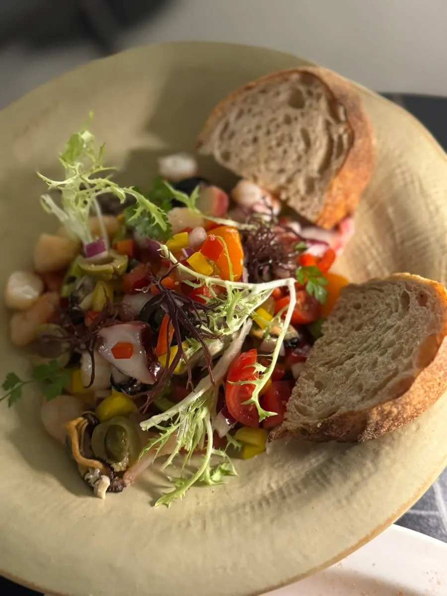 Close-up of Allegro's pre-meal bread