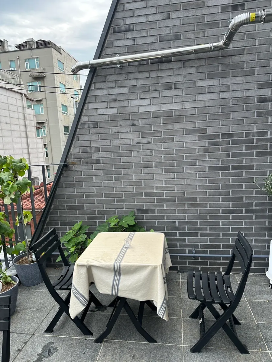 은은한 조명의 알레그로 실내 좌석