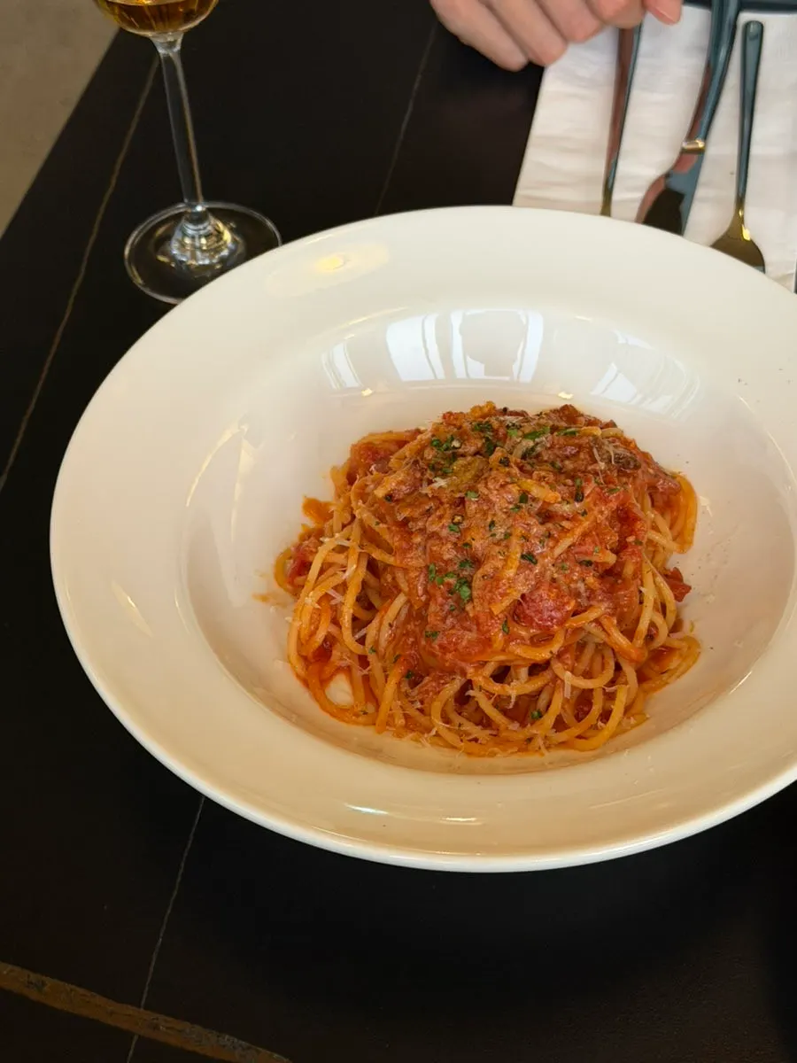 Spicy tomato pasta amatriciana
