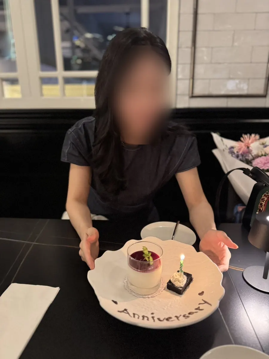 라이브 공연을 보며 먹은 기념일 디저트