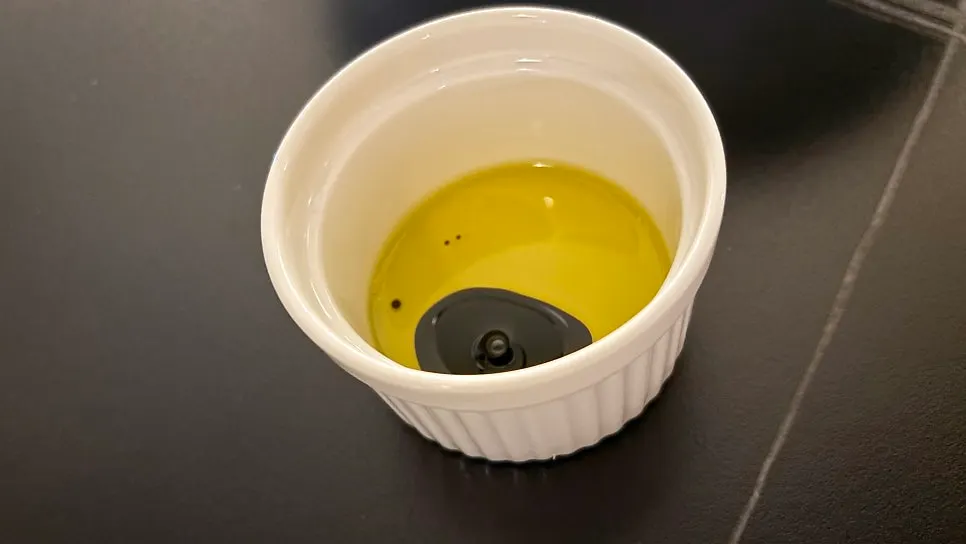 Allegro's pre-meal bread with balsamic-drizzled olive oil