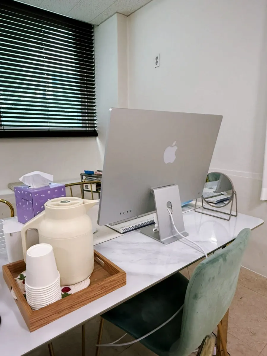 Consultation space where the owner performs treatments herself