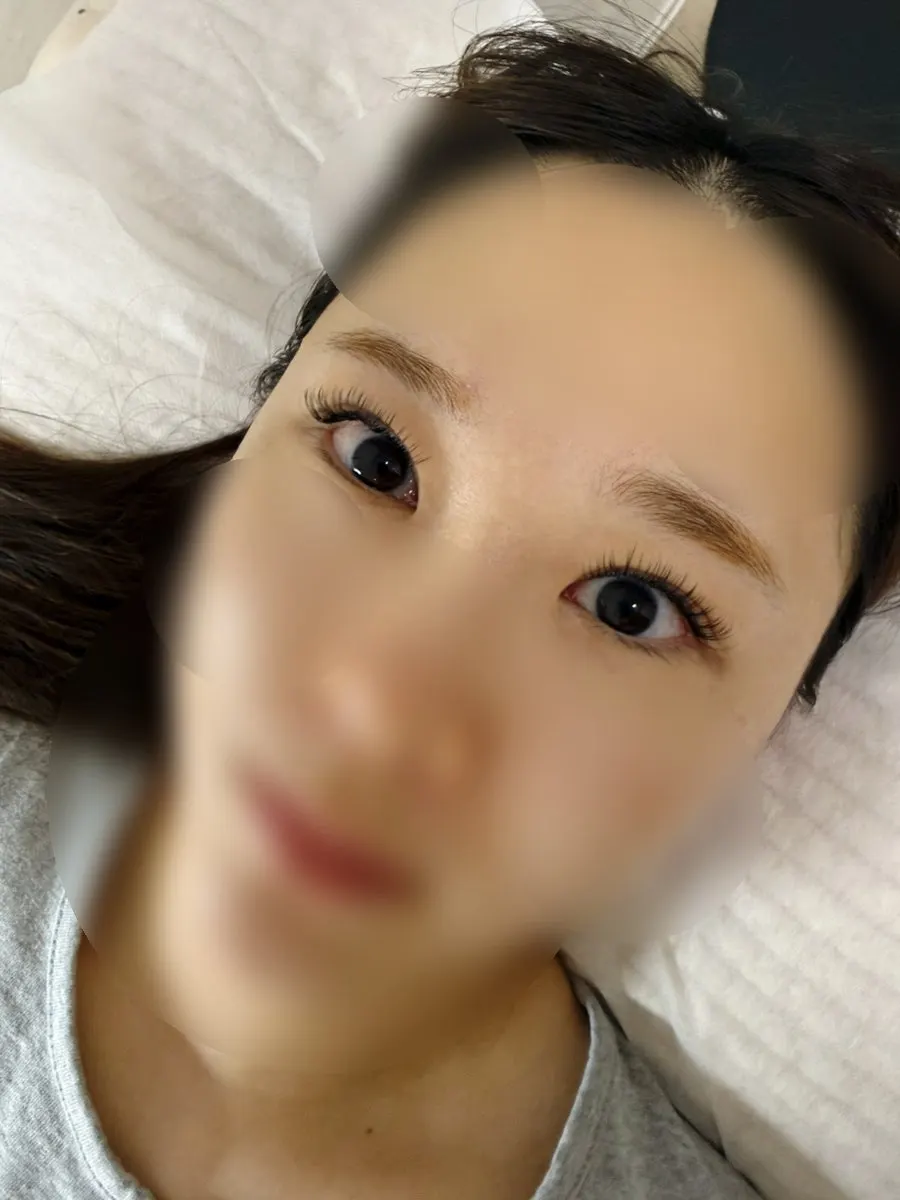Lifted lashes after D-curl 10mm up lash treatment