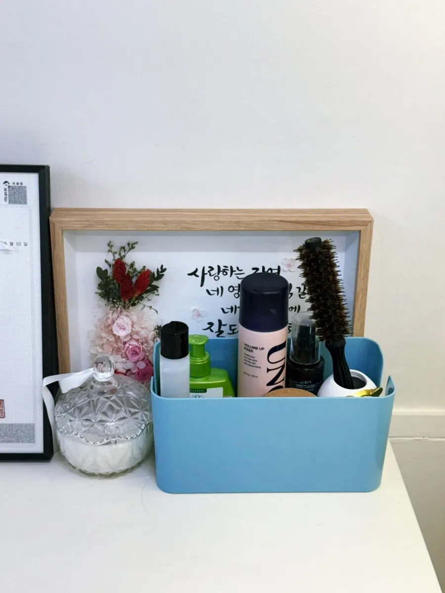 Touch-up space for makeup after the treatment