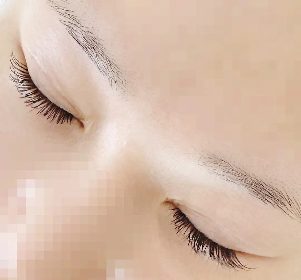 Lashes applied with custom design for the eye shape