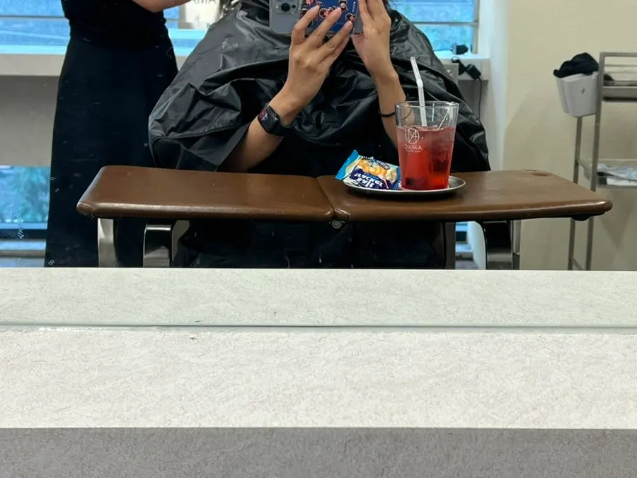 Waiting with the dye applied