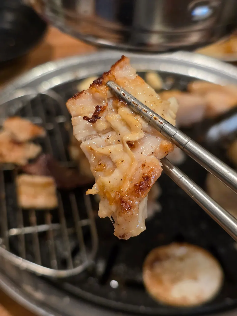 Gopchang grilling on the plate